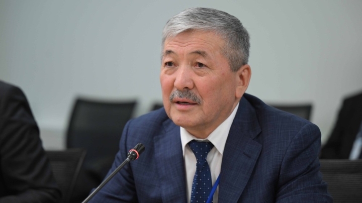 Глава Кабмина Касымалиев рассказал, кому начнут поэтапно поднимать зарплату в 2025 году