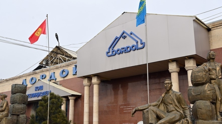 Налоговая грамотность: Должен ли владелец контейнера на «Дордое» предоставлять информационный расчет на нежилое сооружение?