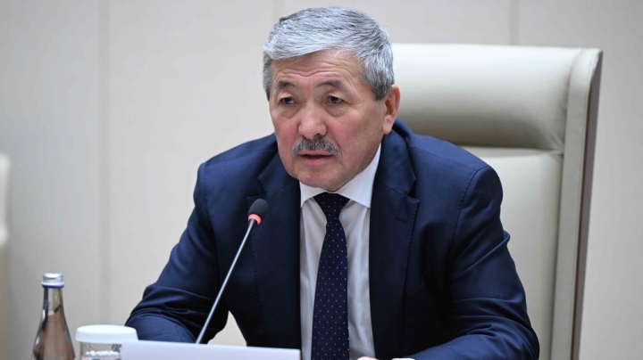 Государственный бюджет перевыполнен на 14,6 млрд сомов по итогам 4 месяцев, - Касымалиев 