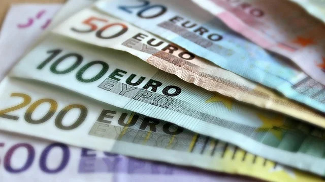 Кыргызстан увеличил исходящие переводы в евро в 8 раз