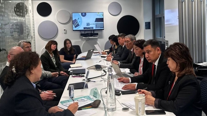 ae517b777cd4e718fb11b58ddee6e864