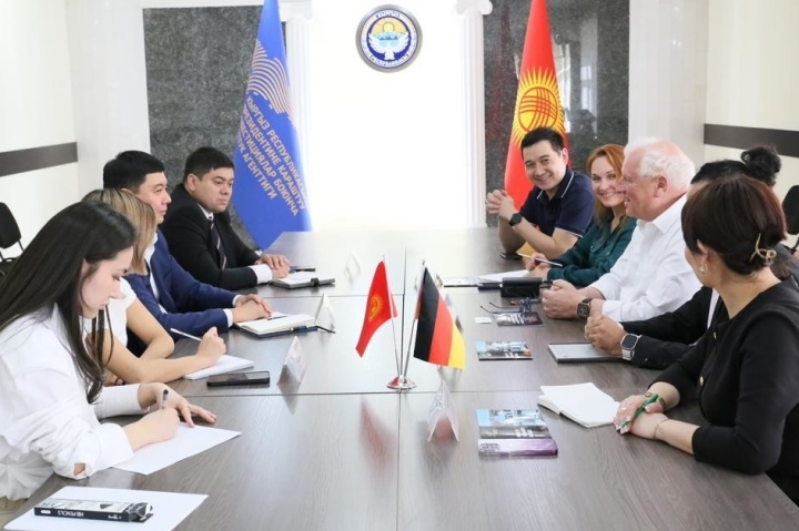 2b8d041df6dceb9df87f0ef77b7dbfc5