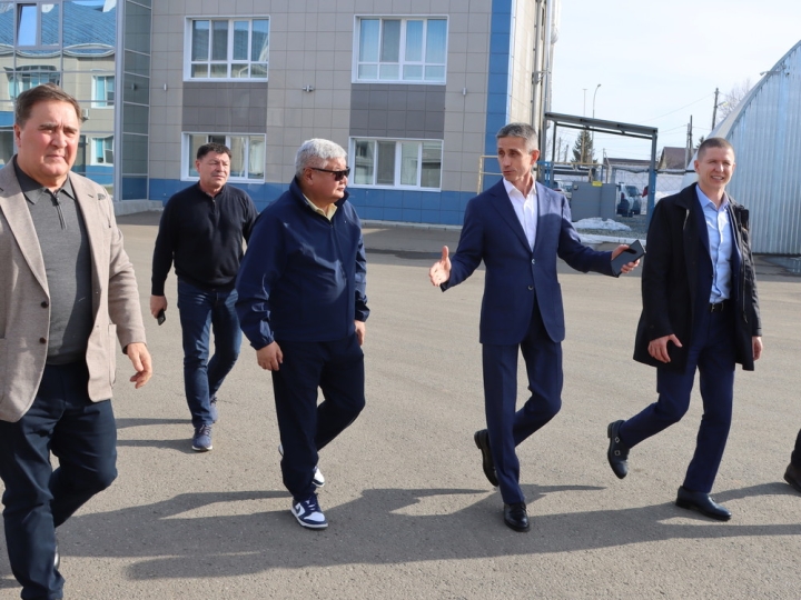 f0bb8c7f644c3a71bbde8ef61ed1212b