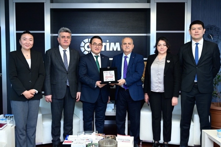 f53935353b46b5b7b41c03e29247f6bf